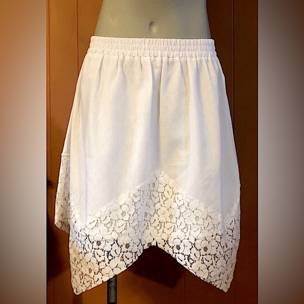 Disney’s Alice Through The Looking Glass Handkerchief Skirt Size M